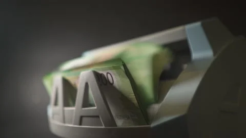 Money currency counting machine counts a pack of 200 russian roubles Stockbeeldmateriaal 170142228