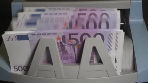 Money currency counting machine counts a pack of 500 EUR 動画素材 170142441