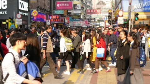 Mongkok busy crossing intersection crowded people shopping 库存影片 81212062
