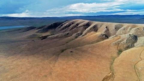 Mongolia, Lake Telmen-Nuur surrounded by mountains. Видео 103192155