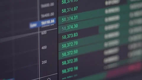 Monitor cryptocurrency price chart. Financial data trends for analysis. Monitor 库存影片 315904221