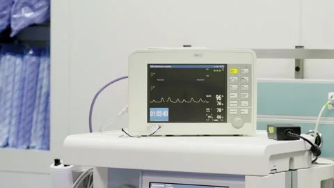 Monitor in a modern operating room to track the patient's vital signs Stockbeeldmateriaal 270533973