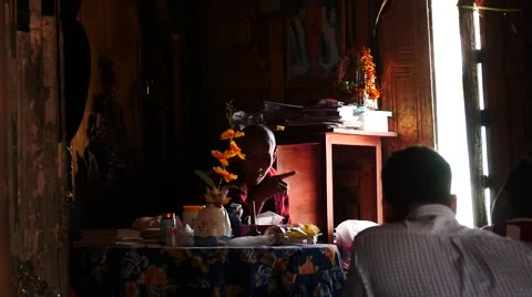 Monk with congregation in Buddhistic monastery Video stock 61206255
