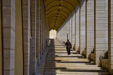 Monk with pillars Foto stock