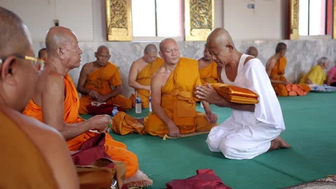 Monk praying in front of abbot. Ordaining ceremony to be a monk, Receive robe Stock Footage 161787172