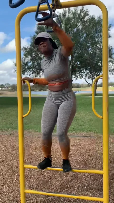 Monkey Bars Muscle Memory Fail, Houston, Texas, USA - 14 Dec 2021 Vídeo Stock 320625111