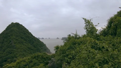 Monkey island panoramic scenario Lan Ha bay, landmark destination, Vietnam. (A) Stock Footage 99615378