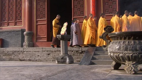 Monks entering into the Shaolin Temple Video stock 89813091