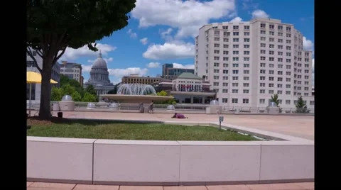 Monnona Terrace Hyperlapse Stock-Footage 42524900