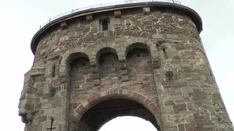 Monnow medieval bridge and gate 5 Stock-Footage 40686839