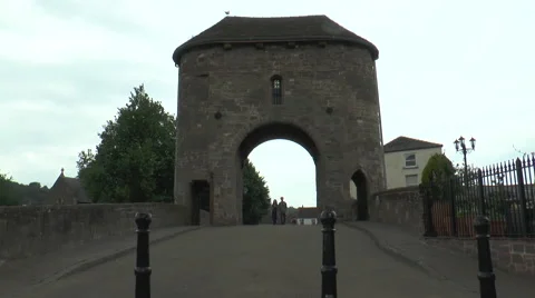 Monnow medieval bridge and gate 7 Video stock 40687107