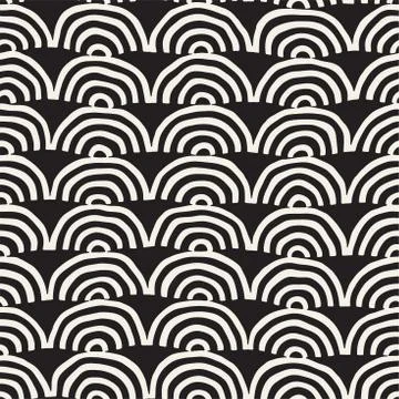 Monochrome minimalistic seamless pattern with arcs. Simple hand drawn textu.. Illustrazione stock