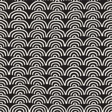 Monochrome minimalistic seamless pattern with arcs. Simple hand drawn textu.. Illustrazione stock