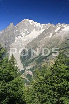 Mont-blanc vertical composition Stock Photos