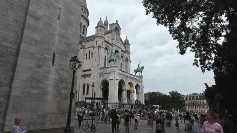 Mont martre2 Stock Footage 318389086
