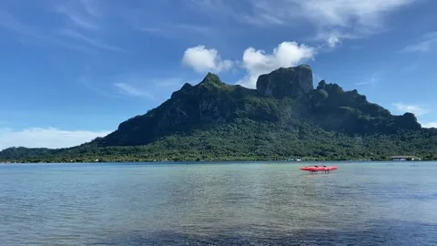 Mont Otemanu in Bora Bora 動画素材 344305403