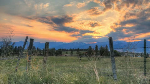 Montana Sunset Timelapse Stockbeeldmateriaal 251896560