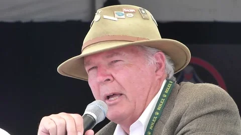 MONTEREY, CA - 08/18/2012: Peter Brock Interview on Shelby Cobra Coupe Stockbeeldmateriaal 158519069