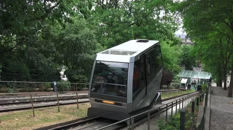 The Montmartre funicular (in 4k) going uphill, in Paris, France. 動画素材 53744761