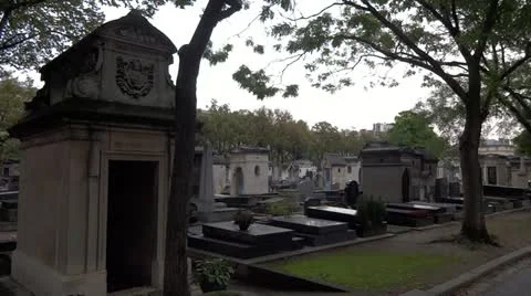 Montparnasse Cemetery at fall Stock-Footage 12477274