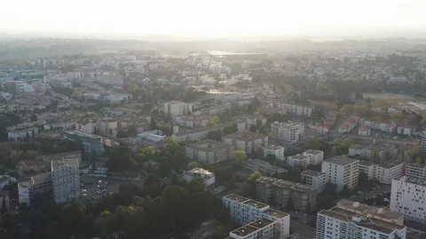 Montpellier large aerial view, forward travelling, calm neighborhood, backlight Video stock 128159687
