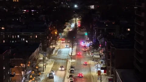 Montréal, Canada Dec '25 - cop car flashing lights stopped vehicle Stock Footage 324871138