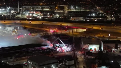 Montréal, Canada Dec 3 '25 - City Traffic Streams Past Active Fireground 스톡 동영상 325537470