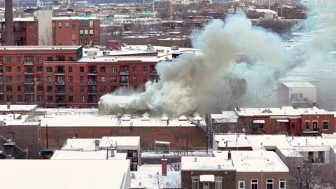 Montréal, Canada Dec 3 '25 - Collective Canadian Vulnerability Laid Bare 스톡 동영상 325537765