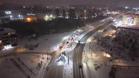 Montréal, Canada Dec 9 '25 - Diagonal lines of motion breaking the frozen Stock Footage 324868344