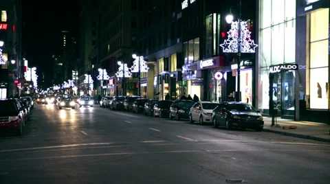 Montreal down town night with approaching cars winter Vídeos de archivo 37141102
