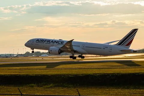 Montreal, Quebec / Canada - 06/21-2020 : An Air France 787-9 taking from CYUL Stock Photos