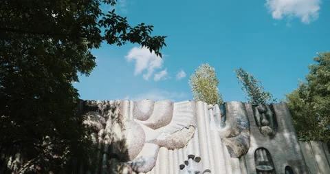 Monument to abandoned city Stock Footage 138994484