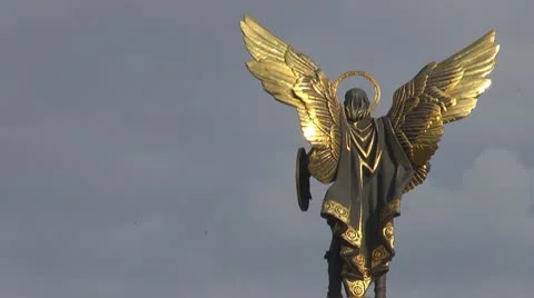 Monument of Archangel Michael, Square of independence in Kiev, Ukraine Stock Footage 9711356