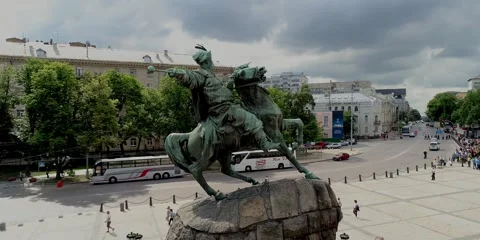 Monument of Bohdan Khmelnytsky from different points, Ukraine Kyiv - 19 may 2018 Stock Footage 272218007