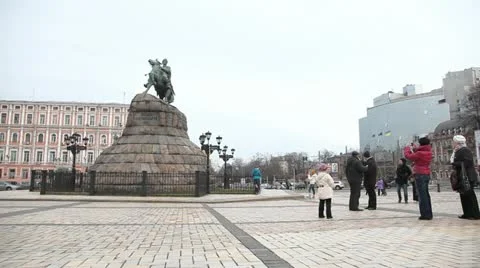 Monument to Bohdan Khmelnytsky in Kiev Vídeo Stock 10847034