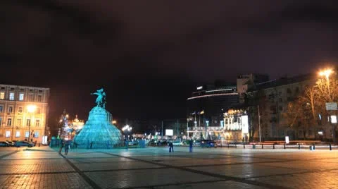 Monument to Bohdan Khmelnytsky in Kiev timelapse 库存影片 10687649