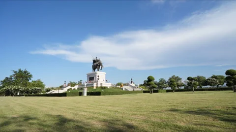 Monument of brave and clound HD Stock Footage 35006584