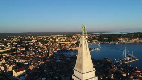 Monument on the cityscape Stock Footage 102421874