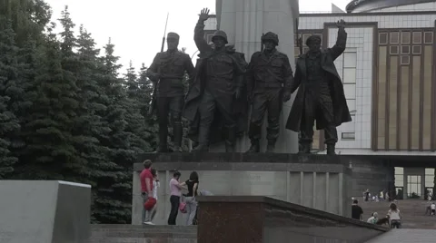 The monument to the countries participating in the anti-Hitler coalition Stock Footage 49183003