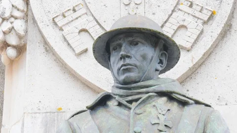 Monument to the Dead of the Great War on center of Porto city Stock Footage 107732476