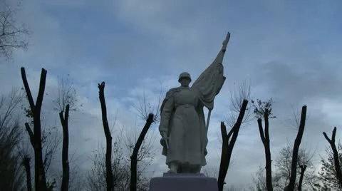 Monument of fallen Russian soldier 스톡 동영상 12681560