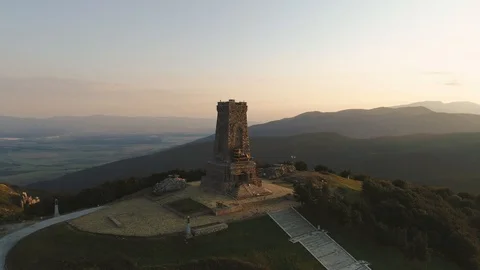 The monument of freedom "Shipka" at sunset  - St. Nikola peak Stockbeeldmateriaal 113570403