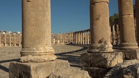 Monument in Jerash, columns Stock-Footage 83446489