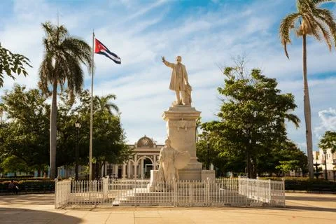 Monument to Jose Mart in the square of the same name in Cienfuegos Фото