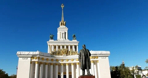 Monument to Lenin Stock Footage 98199368