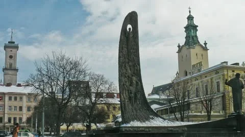 Monument in motion Stock Footage