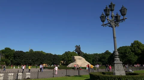 Monument to Peter I on the Senate square in St. Petersburg. Bronze Horseman. 4K. Stock-Footage 39996573