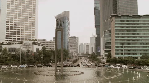 Monument in round about in Jakarta 스톡 동영상 57769412