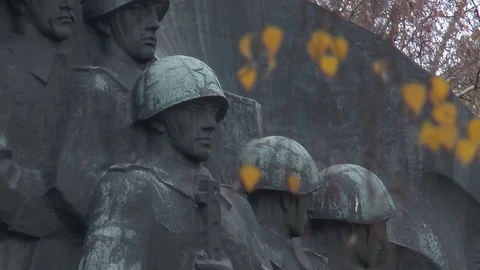 Monument to the soldiers_7 库存影片 82701343