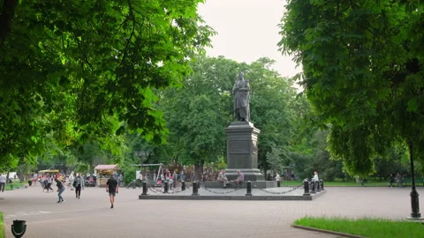 Monument Statue of Graf Vorontsov on Sobor Square in Odessa city, Ukraine Stock Footage 171117811
